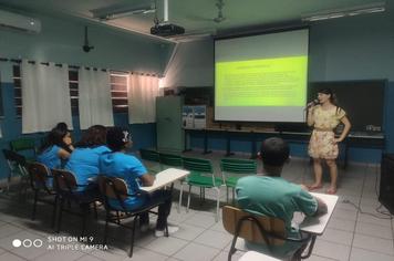 Secretaria de Saúde realiza palestra com a nutricionista