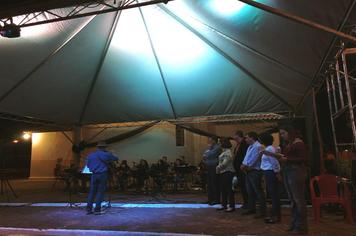 Fátima Paulista recebeu a orquestra Reino Encantado com viola e dança de catira