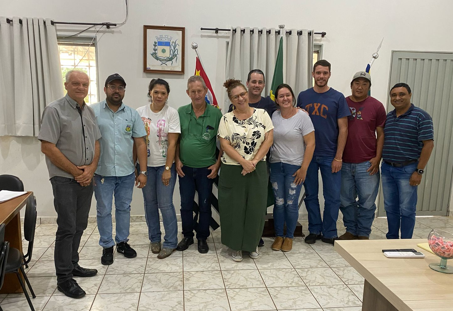 Secretaria de Meio Ambiente e Agricultura, Médico Veterinário, Vice Prefeita, Vigilância Sanitária, Secretaria Municipal de Saúde, Vereadores e Advogado se reuniram no Gabinete da Prefeitura de Turmalina em prol do bem-estar animal, o meio ambiente